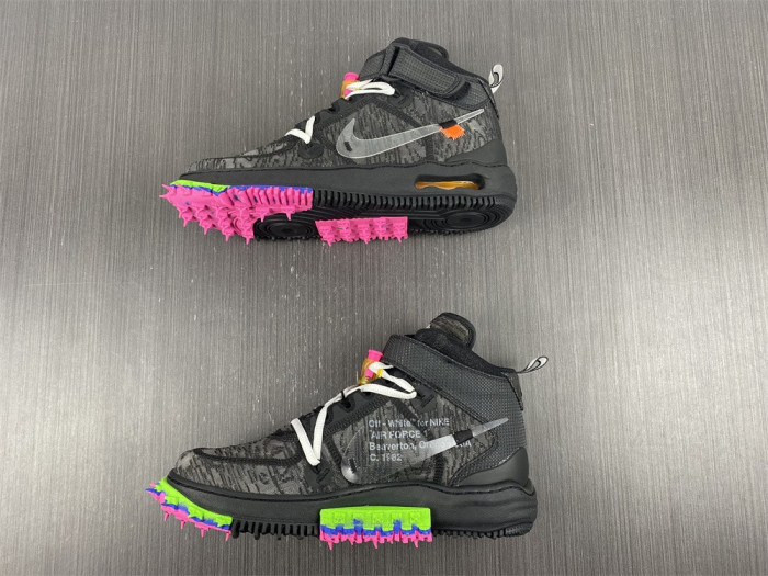 OW AIR FORCE 1 MID BLACK DO6290-001