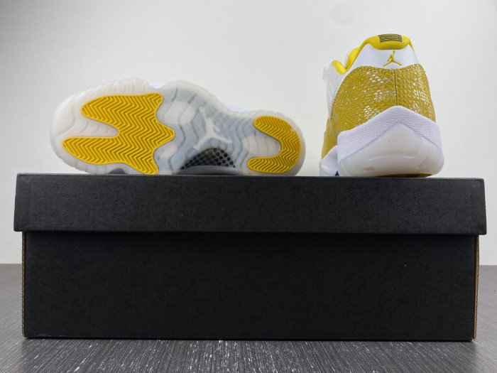 Air Jordan WMNS AIR JORDAN 11 LOW ''YELLOW SNAKESKIN'' AH7860-107