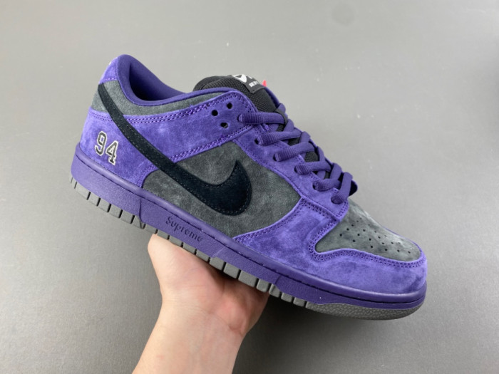Svp*me x nike sb dunk low hq8487-500