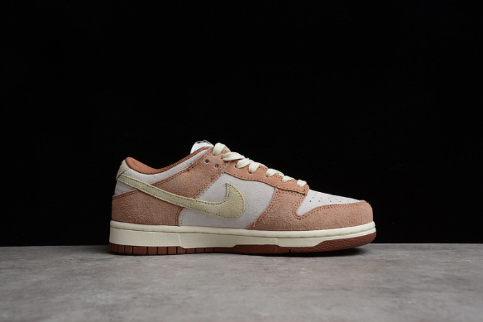 NIKE SB DUNK LOW PRM “MEDIUM CURRY” DD1390-100