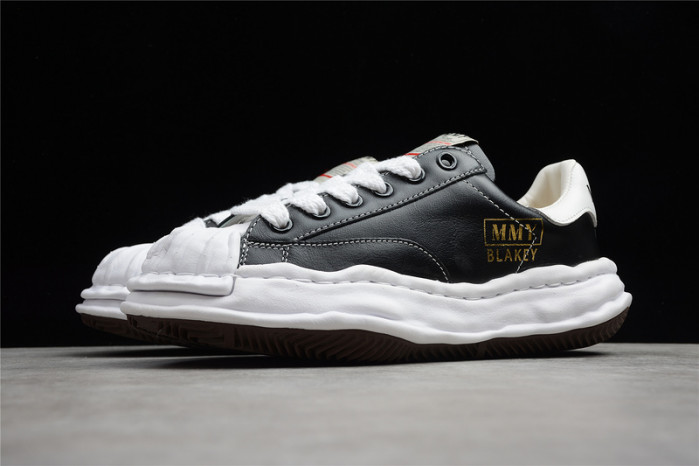 Ma*s*n mihara yasuhiro sneaker aofw701