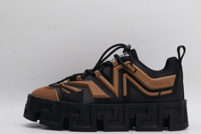 VERSA CHAIN REACTION SNEAKERS