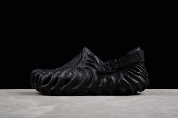 Cr*0*s pollex clog by salehe bembury black