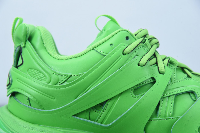 BC TRIPLE TRAINER 542023 W2LB1 3051