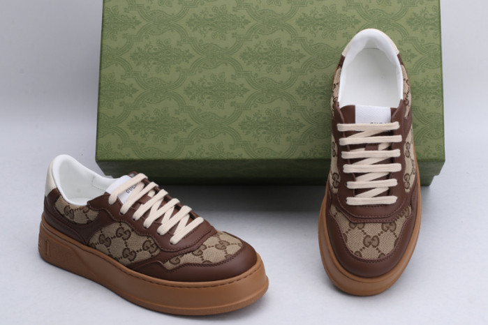 GC LOW-TOP SNEAKER