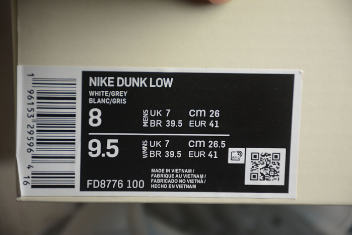 Nike SB Dunk Low White Lobster (Friends and Family) FD8776-100