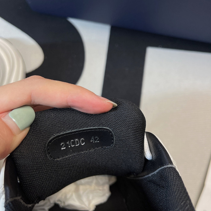 DR B22 TRAINER SNEAKER