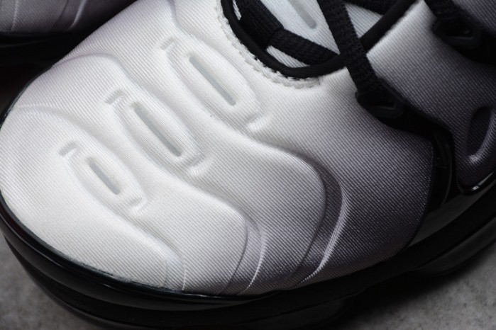 Nike Air VaporMax Plus Black Volt 924453-009