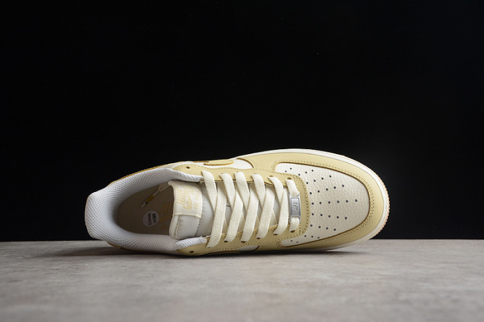 NIKE Air Force 1 AA6902-700