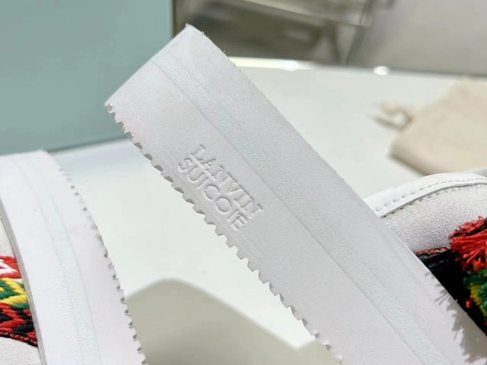 Lanu1n slide lan-001