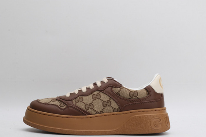 GC LOW-TOP SNEAKER
