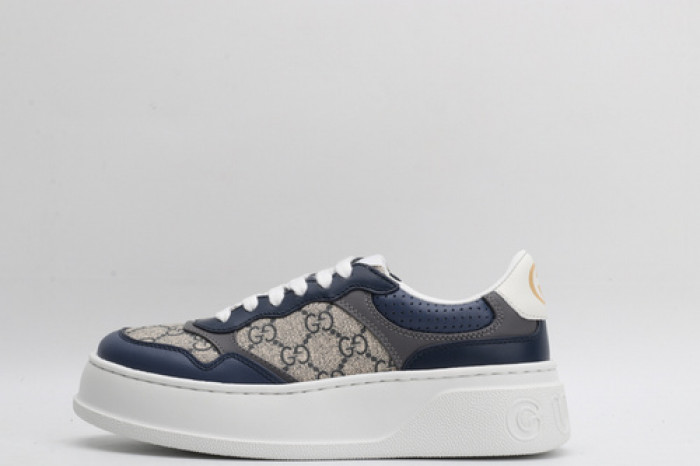 GC LOW-TOP SNEAKER