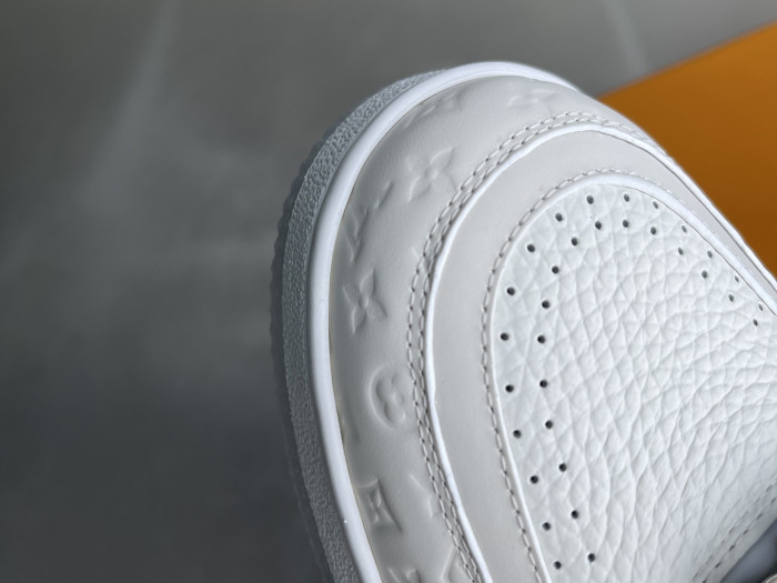 l0vis Vvtt0n lv trainer lvt-224